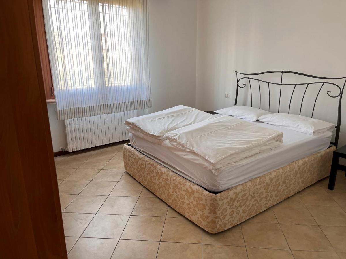 Sebino 11 Apartment Peschiera del Garda Exterior photo